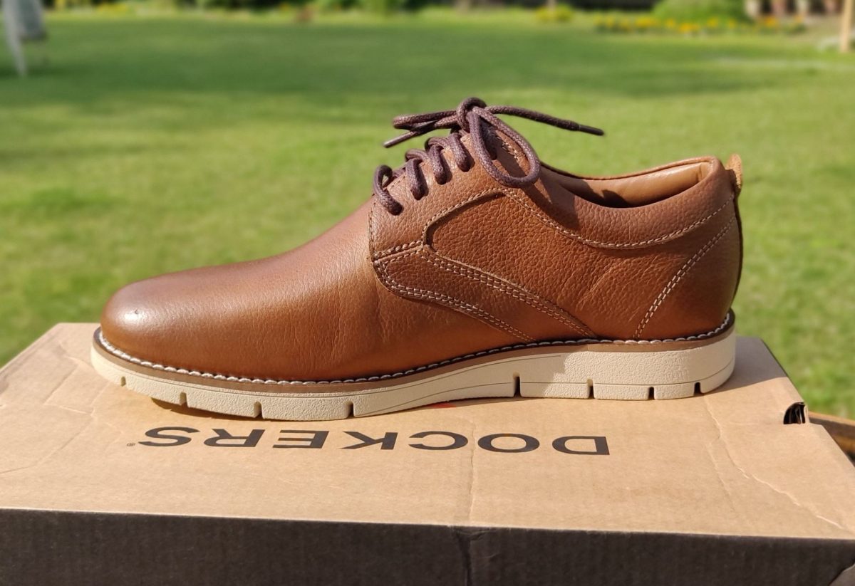 Dockers Oxford shoe and box