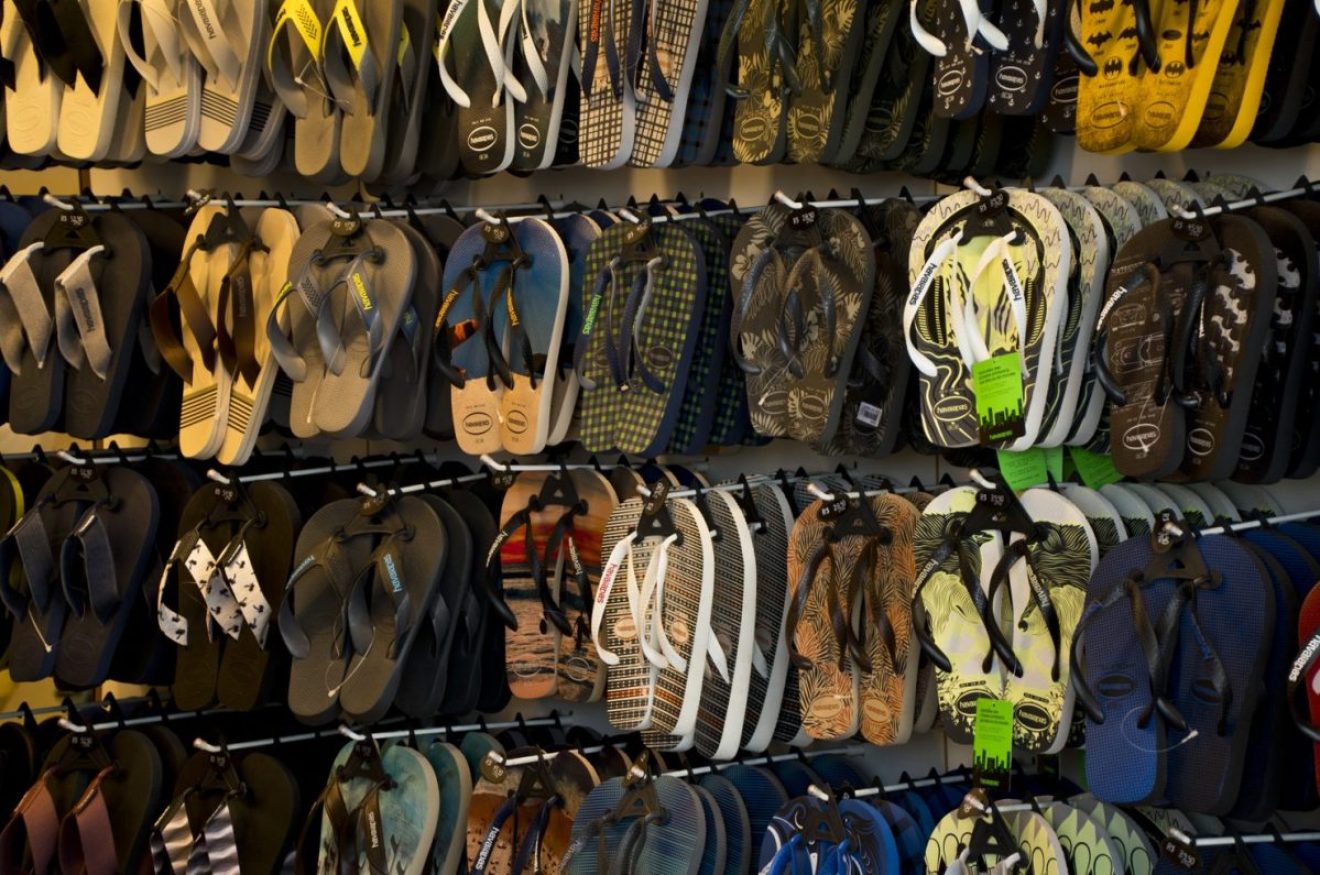 How To Pick The Flip Flops for Walking Long Distances? The Shoe Box NYC